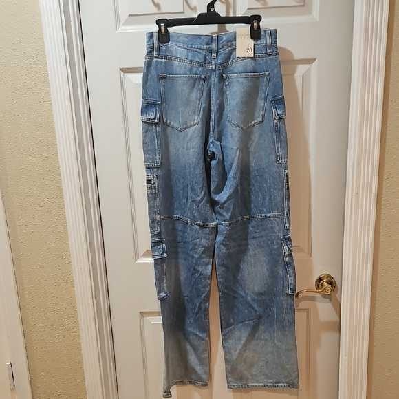 New Alice + Olivia Cay Cargo Jean Color Sea      Size 28 - Picture 4 of 8
